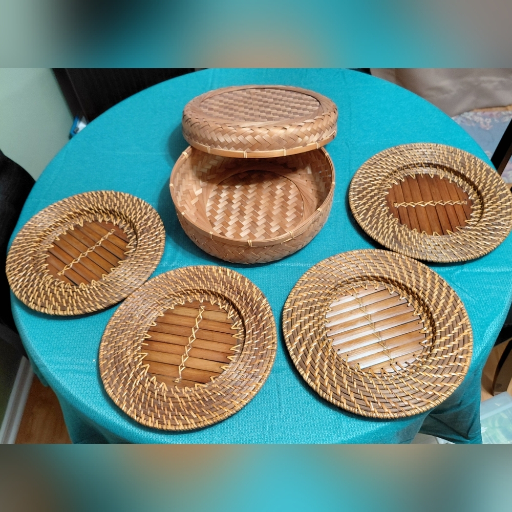 Vintage Rattan & Bamboo Charger Plates & Holder Basket Set